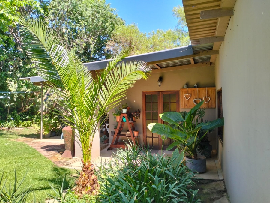 5 Bedroom Property for Sale in Songloed North West